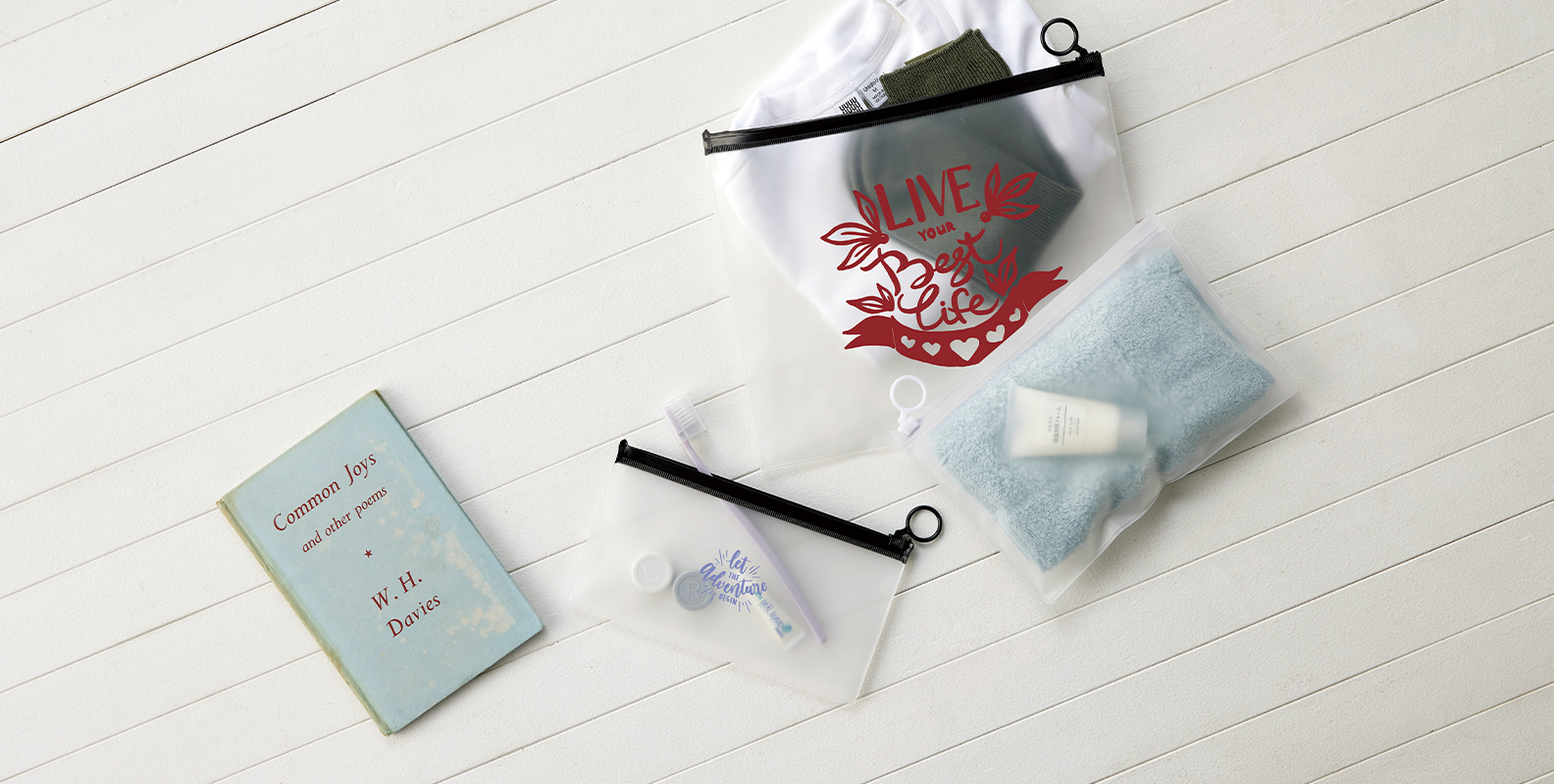 クリアポーチOEMが向いているシーンとは？