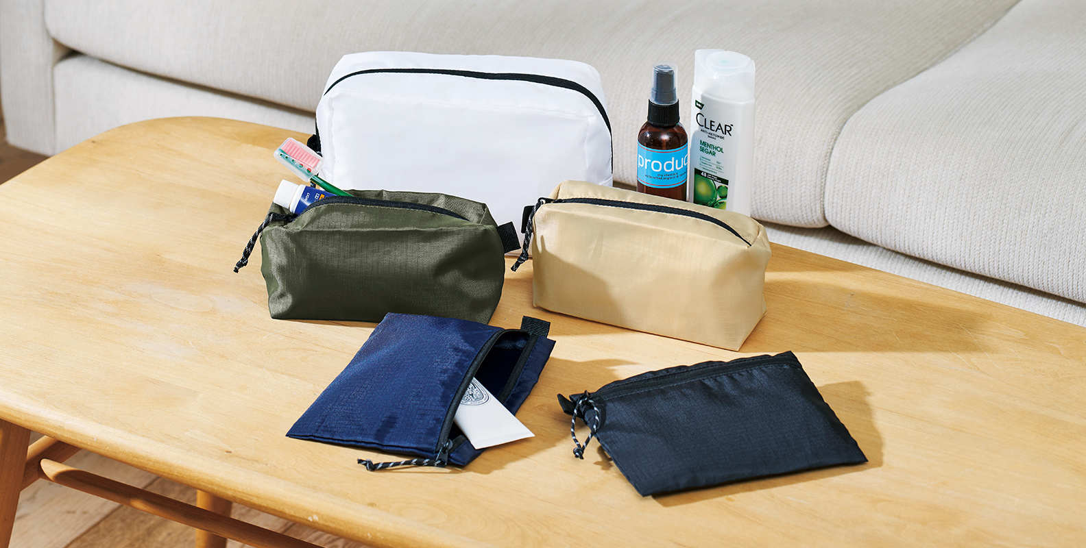 多彩なグッズをスッキリ収納！使い勝手がよいのはどんなポーチ？