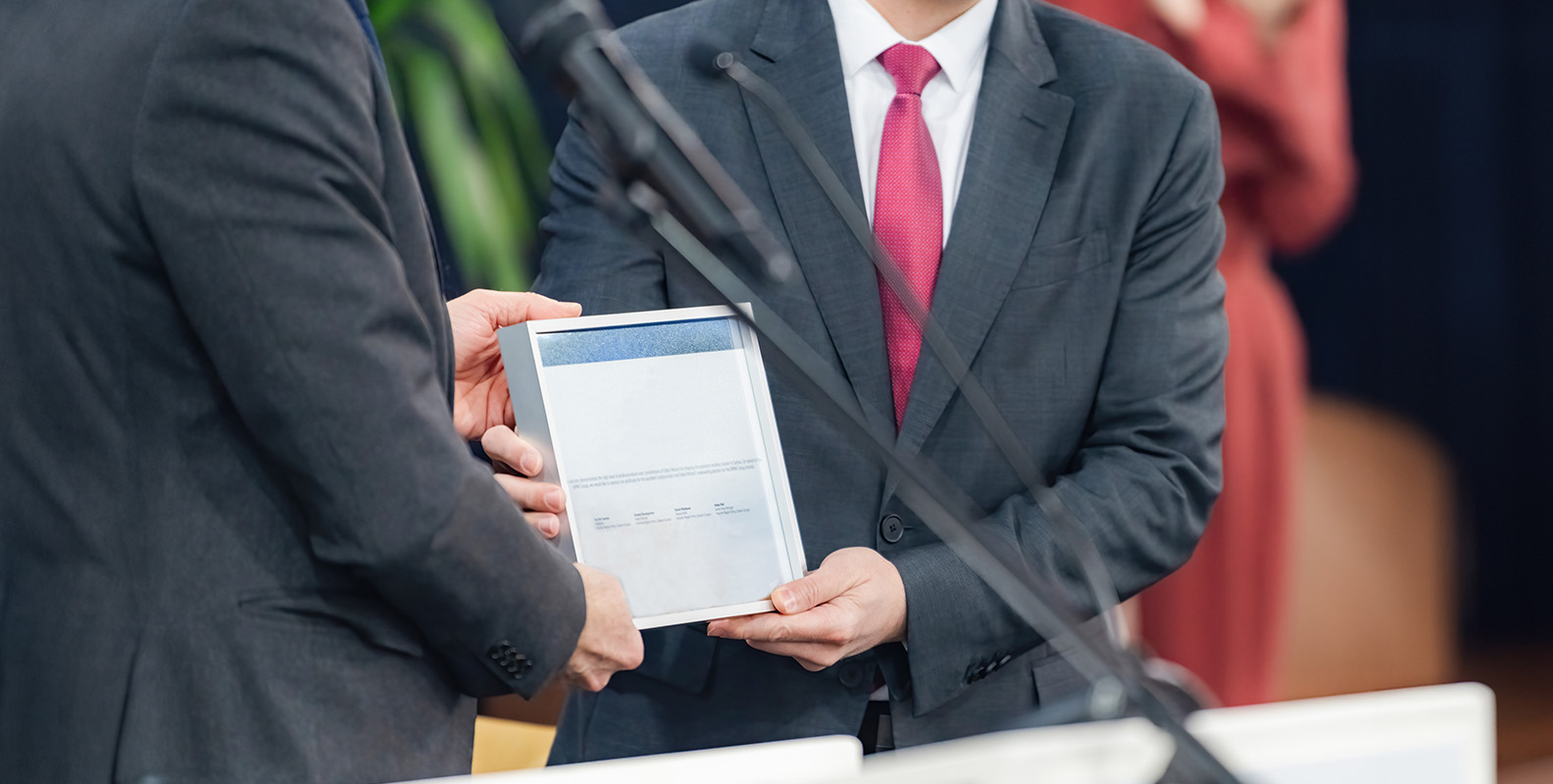 社内表彰の記念品を選ぶときのポイント