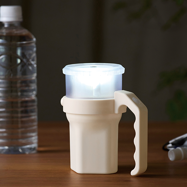 オリジナル　備えて安心　単1形から単4形まで使えるハンディライト